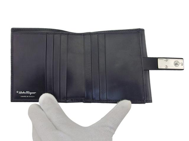 サルヴァトーレフェラガモ Salvatore Ferragamo 二つ折り財布 NERO レディース 中古_4