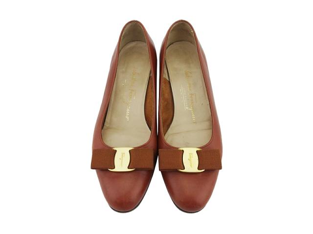 【30％OFF★土日ひと休み大売り出し】サルヴァトーレフェラガモ Salvatore Ferragamo パンプスヴァラリボン ♯6二分の一C ラウンドトゥ 赤銅色 ゴールド レディース 中古