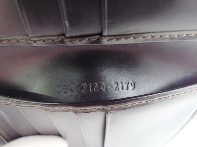 【30％OFF★土日ひと休み大売り出し】グッチ GUCCI 二つ折り紙入れシェリー酒生産ライン ベージュ 赤銅色 緑であること 赤いこと レディース 中古