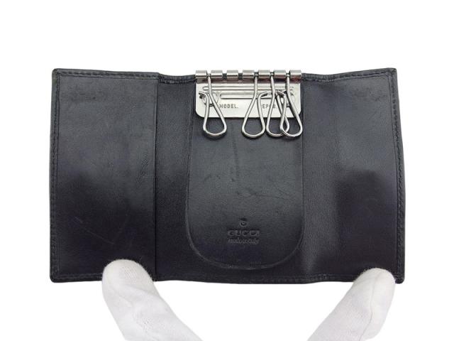 グッチ GUCCI キーケースロゴプレート ブラック シルバー レディース 中古