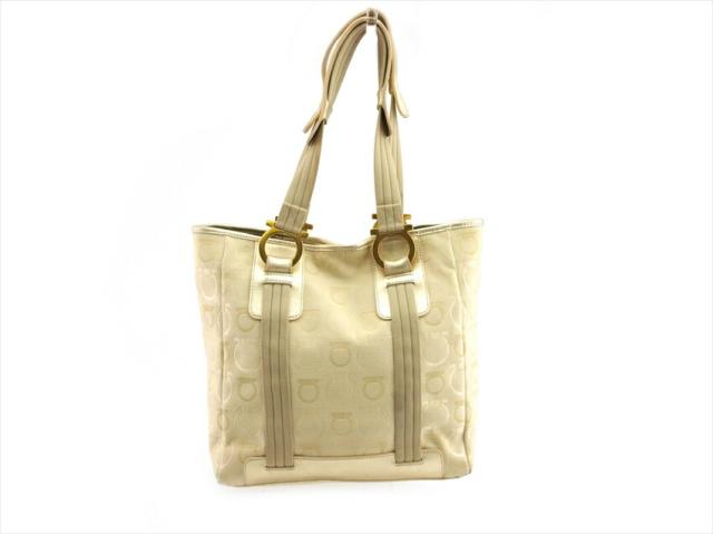 【30％OFF★週末タイムSALE】サルヴァトーレフェラガモ Salvatore Ferragamo トートバッグガンチーニ ベージュ ゴールド レディース 中古_1