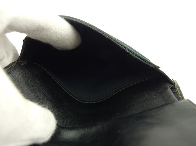【30％OFF★土日ひと休み大売り出し】フェンディ FENDI 二つ折り紙入れズッカ 黒いこと ベージュ ゴールド レディース 中古