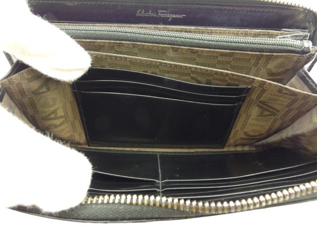 サルヴァトーレフェラガモ Salvatore Ferragamo 長財布ロゴ柄 ネイビー シルバー レディース 中古_4