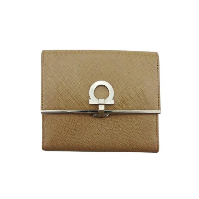 【BIGお買い物ラリー★30%OFFセール中】サルヴァトーレフェラガモ Salvatore Ferragamo 二つ折り財布ガンチーニ ベージュ　シルバー レディース 中古