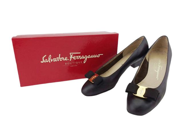 サルヴァトーレフェラガモ Salvatore Ferragamo パンプスヴァラリボン