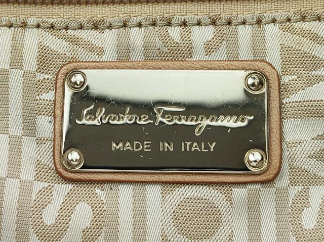 【GWタイムセール】サルヴァトーレフェラガモ Salvatore Ferragamo ハンドバッグガンチーニ ピンク ベージュ シルバー レディース 中古_10