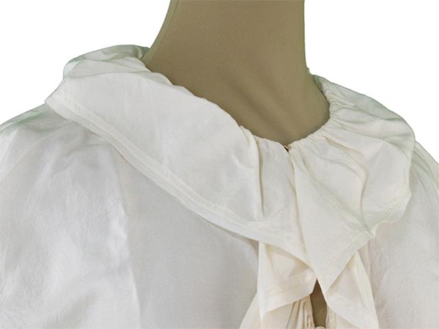 フェンディ FENDI ブラウスフリル ♯40サイズ ベージュ レディース 中古