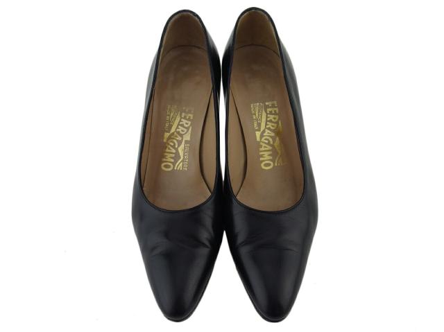 サルヴァトーレフェラガモ Salvatore Ferragamo パンプスアーモンド 