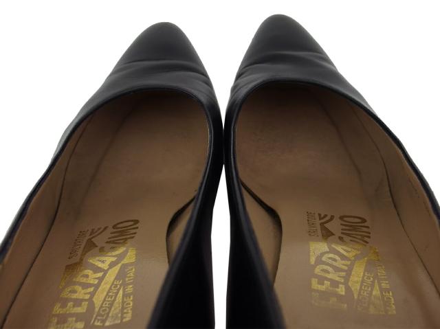 サルヴァトーレフェラガモ Salvatore Ferragamo パンプスアーモンド 