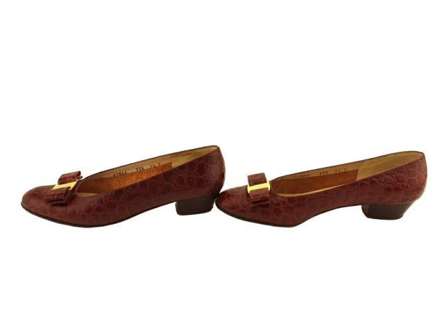 サルヴァトーレフェラガモ Salvatore Ferragamo パンプス ヴァラリボン