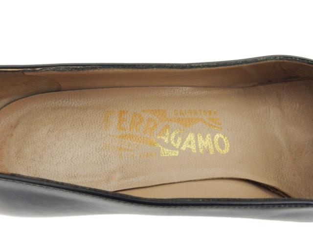 【月末SALE★30%OFF】サルヴァトーレフェラガモ Salvatore Ferragamo パンプスガンチーニ ♯5D スクエアトゥ ネイビー ゴールド レディース 中古