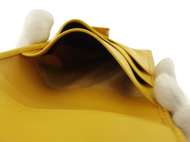 【30％OFF★土日ひと休み大売り出し】ロエベ LOEWE 二つ折り紙入れロゴタイプ 黄色 レディース 中古