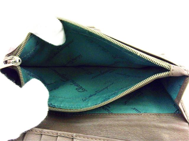 【30％OFF★週末タイムSALE】サルヴァトーレフェラガモ Salvatore Ferragamo 長財布ガンチーニ グレー 灰色 シルバー レディース 中古_9