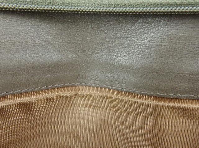 【30％OFF★週末タイムSALE】サルヴァトーレフェラガモ Salvatore Ferragamo 長財布ガンチーニ グレー 灰色 シルバー レディース 中古_10