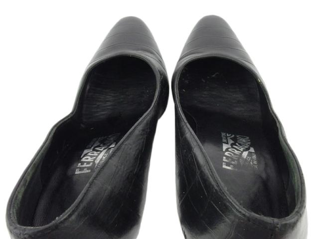 【30％OFF★土日ひと休み大売り出し】サルヴァトーレフェラガモ Salvatore Ferragamo パンプスクロコ調 ♯6C ハイヒール 黒いこと しろがね色 レディース 中古