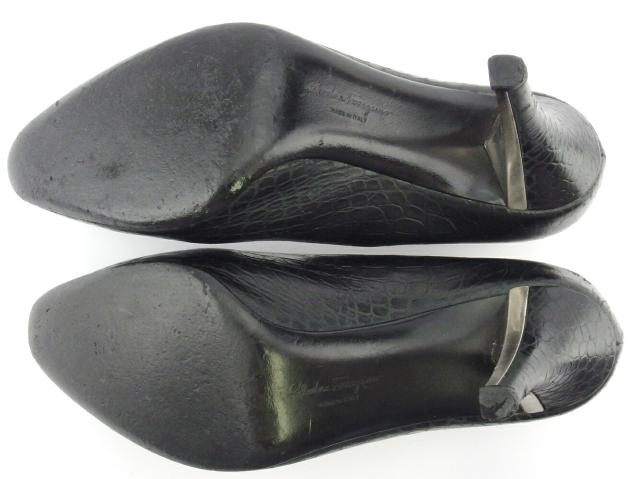【30％OFF★土日ひと休み大売り出し】サルヴァトーレフェラガモ Salvatore Ferragamo パンプスクロコ調 ♯6C ハイヒール 黒いこと しろがね色 レディース 中古