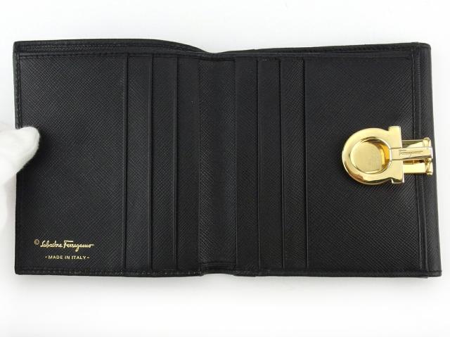 【X'masセール★30%OFF】サルヴァトーレフェラガモ Salvatore Ferragamo 三つ折り財布ガンチーニ ブラック×ゴールド レディース 中古 X'masセール☆30%OFF】サルヴァトーレフェラガモ Salvatore Ferragamo