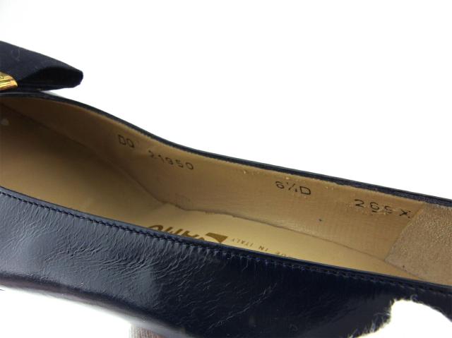 【30％OFF★週末タイムSALE】サルヴァトーレフェラガモ Salvatore Ferragamo パンプスリボン ♯6ハーフD スクエアトゥ ネイビー ゴールド レディース 中古_8