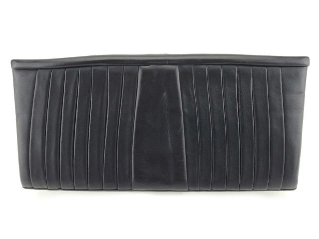 【30％OFF★土日ひと休み大売り出し】クリスチャンルブタン Christian Louboutin クラッチバッグプリーツ 黒いこと しろがね色 レディース 中古