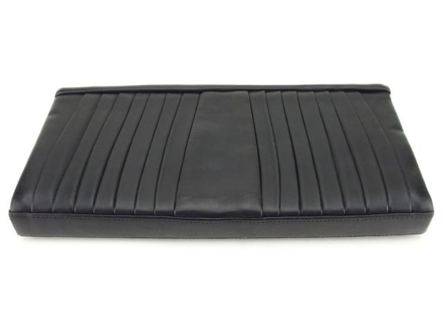 【30％OFF★土日ひと休み大売り出し】クリスチャンルブタン Christian Louboutin クラッチバッグプリーツ 黒いこと しろがね色 レディース 中古