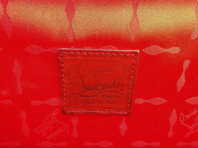 【30％OFF★土日ひと休み大売り出し】クリスチャンルブタン Christian Louboutin クラッチバッグプリーツ 黒いこと しろがね色 レディース 中古