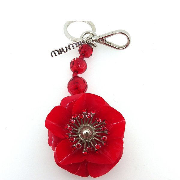 【BIGお買い物ラリー★30%OFFセール中】ミュウミュウ MIUMIU キーホルダーフラワー 花 ラインストーン付き レッド シルバー レディース 中古