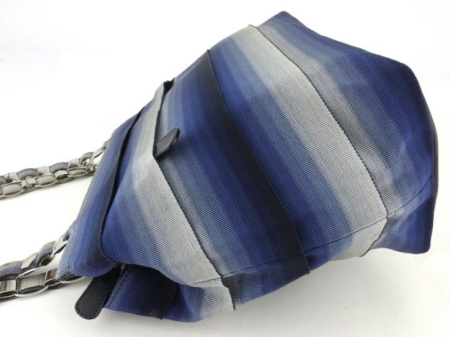 サルヴァトーレフェラガモ Salvatore Ferragamo ショルダーバッググラデーション ティアード ヴァラチェーン ブルー ネイビー シルバー系 レディース 中古_3