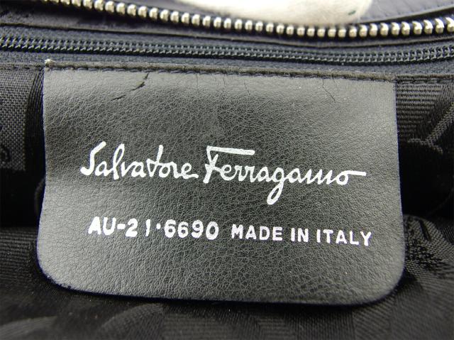 サルヴァトーレフェラガモ Salvatore Ferragamo ショルダーバッググラデーション ティアード ヴァラチェーン ブルー ネイビー シルバー系 レディース 中古_8