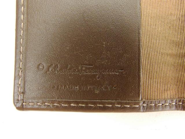 未使用　Salvatore Ferragamo ベージュキーケース FERRAGAMO（フェラガモ） キーケース レディース 22D151 6連