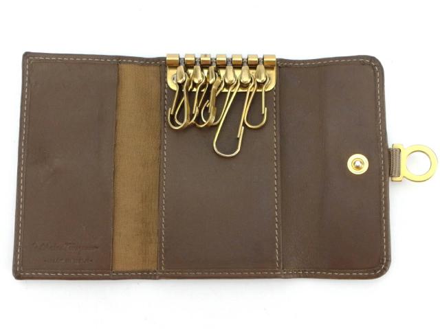 未使用　Salvatore Ferragamo ベージュキーケース サルヴァトーレフェラガモ Salvatore Ferragamo キーケースガンチーニ