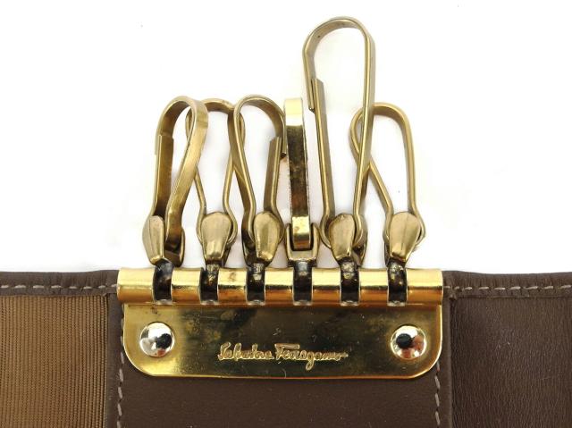 サルヴァトーレフェラガモ Salvatore Ferragamo キーケースガンチーニ