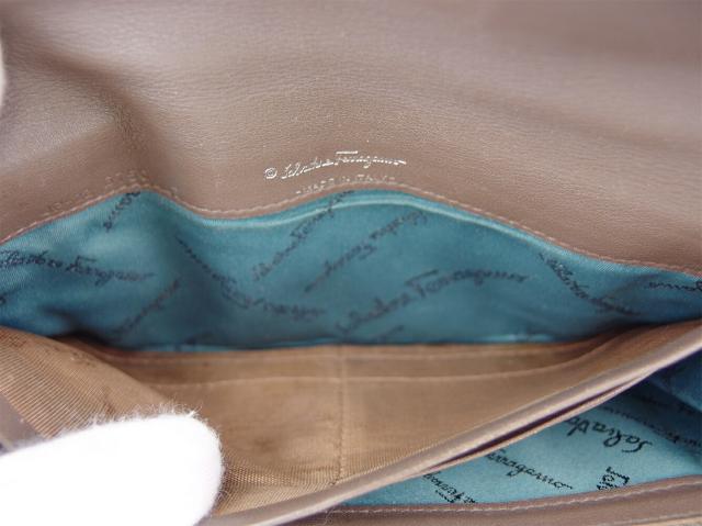 サルヴァトーレフェラガモ Salvatore Ferragamo 長財布ガンチーニ ベージュ ブラウン シルバー レディース 中古_6