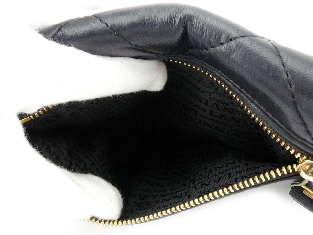 【30％OFF★土日ひと休み大売り出し】ランバン LANVIN クラッチバッグキルティング ウォレット 紙入れ 黒いこと ゴールド レディース 中古