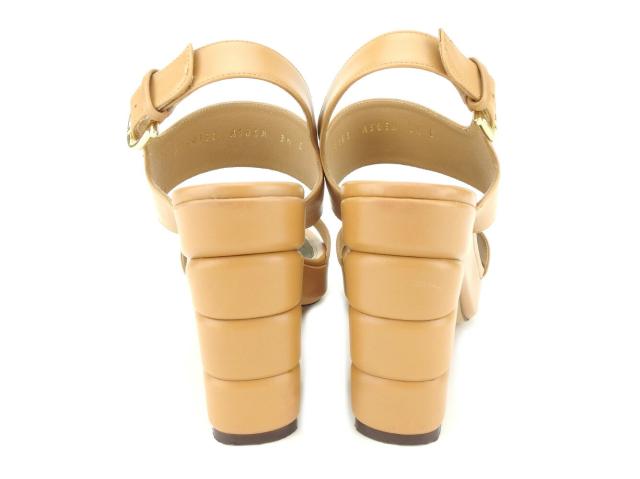 フェラガモベージュ レザー ストラップサンダル S. Ferragamo かわいい