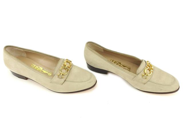 【BIGお買い物ラリー★30%OFFセール中】サルヴァトーレフェラガモ Salvatore Ferragamo パンプスガンチーニ ♯5D ローファー ベージュ グレー 灰色 ゴールド レディース 中古 サルヴァトーレフェラガモ Salvatore Ferragamo パンプスガンチーニ