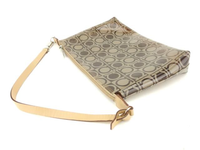 サルヴァトーレフェラガモ Salvatore Ferragamo ポーチ 柄 ブラック  