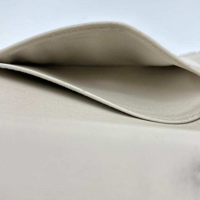 【30％OFF★土日ひと休み大売り出し】ルイ・ヴィトン LOUIS VUITTON 二つ折り紙入れヴェルニ ポルトモネビエヴィエノワ ペルル（白いこと） レディース 中古