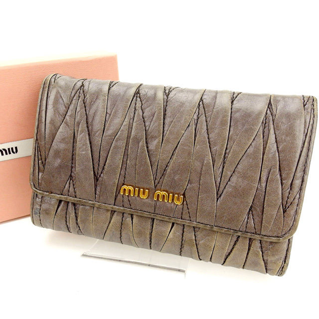 【BIGお買い物ラリー★30%OFFセール中】ミュウミュウ MIUMIU 三つ折り財布マテラッセ グレー レディース 中古