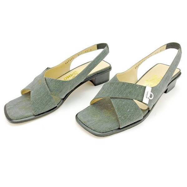 【週末セール★30％OFF】サルヴァトーレフェラガモ Salvatore Ferragamo サンダルガンチーニ金具 ♯6ハーフD クロスデザイン グレー×シルバー系 レディース 中古_3