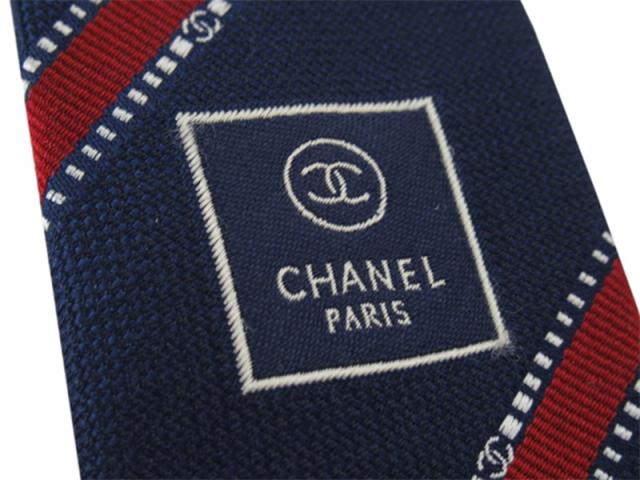 【X'masセール★30%OFF】シャネル CHANEL ネクタイレジメンタルストライプ ネイビー レッド レディース 中古 シャネル CHANEL ネクタイレジメンタルストライプ ネイビー レッド
