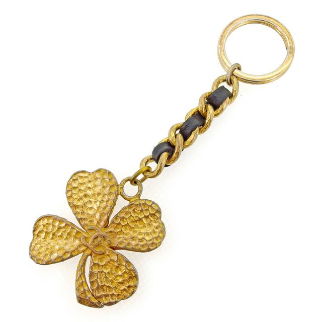 【BIGお買い物ラリー★30%OFFセール中】シャネル CHANEL キーホルダークローバーモチーフ ゴールド　ブラック レディース 中古