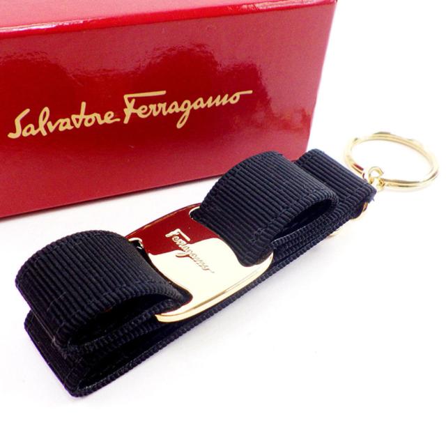 【BIGお買い物ラリー★30%OFFセール中】サルヴァトーレフェラガモ Salvatore Ferragamo キーホルダー キャンバス素材×ゴールド金具 レディース 中古