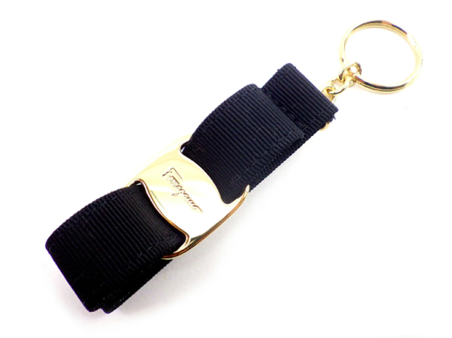 【30％OFF★週末タイムセール】サルヴァトーレフェラガモ Salvatore Ferragamo キーホルダー キャンバス素材×ゴールド金具 レディース 中古_1