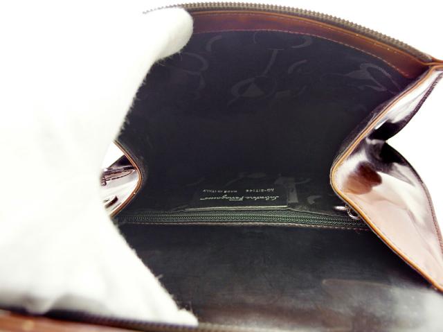 サルヴァトーレフェラガモ Salvatore Ferragamo ショルダーバッグ