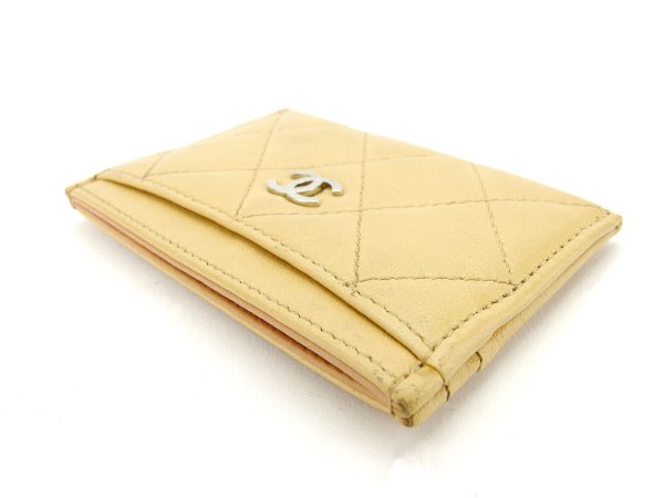 【GWタイムセール】シャネル CHANEL カードケースマトラッセ ココマーク付き ベージュ×シルバー レディース 中古_3