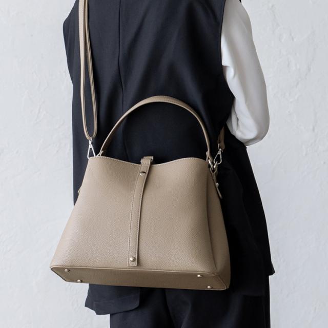 ショルダーバッグ レディース 斜めがけ 合皮 大人 軽量 小さめ セレモニーバッグ 2way ワンハンドル 自立 通勤 仕事バッグ ハンドバッグ inb-90075p新生活の通販は