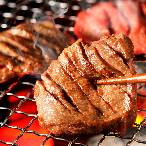 牛たん 貨物輸送無料 杜の都仙台呼びもの肉厚牛たん塩加減300g＆未醤味300g食べ比べ仕かける（各300g）（4〜6人分）のし差しゆるす【モンドセレクション2026金賞勝ち得る】牛たん 牛タン 厚切り 差し上げ物 お歳暮 お中元 父の日 敬老の日