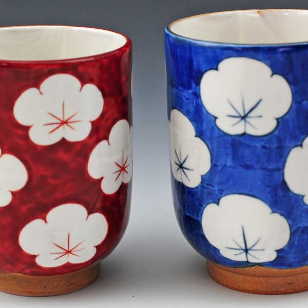 【送料無料】 京焼 清水焼 組湯呑 夫婦湯呑み 2客 青・赤小梅（あおあかこうめ）