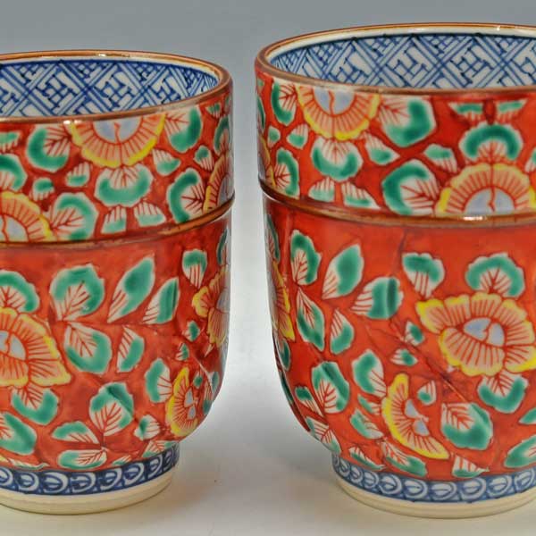 【送料無料】 京焼 清水焼 組湯呑 夫婦湯呑み 2客 赤濃牡丹唐草(あかだみぼたんからくさ)の通販は