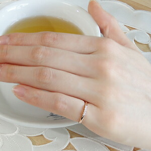 K18 ピンキーリング 0.05ct ピンク ホワイト イエロー ゴールド 指輪 リング ダイヤモンド ピンキー エタニティ ハーフエタニティ お守り ダイア 4月誕生石 品質保証書 ギフト 小指 誕生日 18金 18k 重ね着け 細身 華奢 母の日 プレゼント クリスマスの通販は